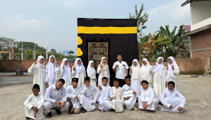 SMPIT Nur Riska Lubuklinggau Gelar Kegiatan Manasik Haji