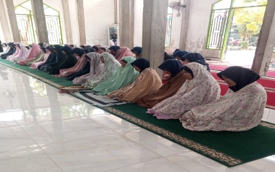 Siswa Diwajibkan shalat Zuhur Pada Hari Senin-Kamis